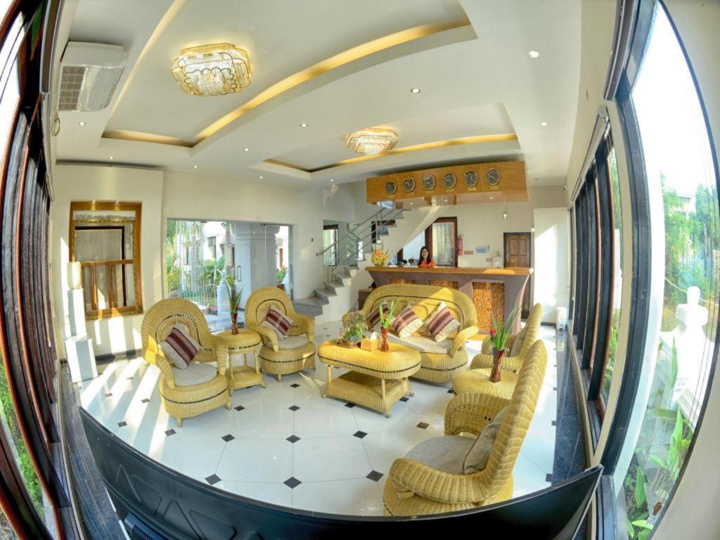 Shwe Taung Tan Hotel - Lake View Моунъюа Экстерьер фото